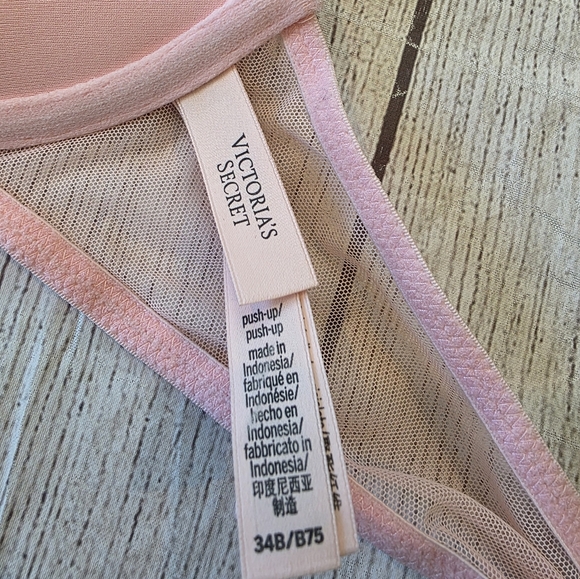 Victoria's Secret Size 34B Pink Front Close Push Up Bra. In great Pre-owned cond - Picture 5 of 6